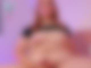 Live cam show with janneblossom - Drinking on Stripli.com