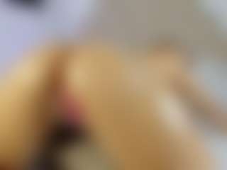 Live cam show with Nicol - Brown Eyes on SquirtSoMuch