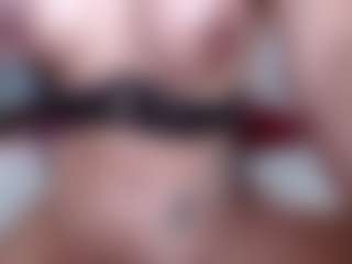 carolinespanky's Live Sex Cam Show