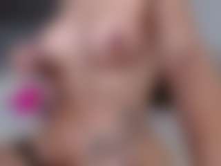 Live cam show with carolinespanky - White on Camversity | colombia