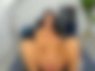 Live cam show with RanyaEvy - Brown Eyes Brown Hair on Soda Cam