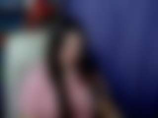 Live cam show with MavkaCute - Latina on StripNow