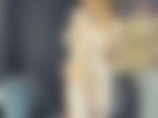 Live cam show with BelleDream - Drinking on AdultVida.com