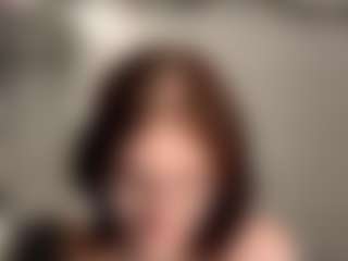 Live cam show with Annie - Nipple Piercings on CamSextacy