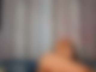 Live cam show with KarenSozzi - Average on Camiplay Live