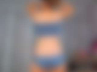 Live cam show with KarenSozzi - Solo on Fling VIP Chat