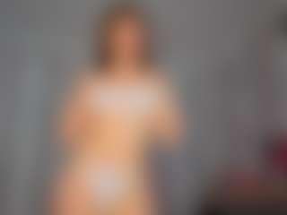 Live cam show with KarenSozzi - Solo on friskycurves.com