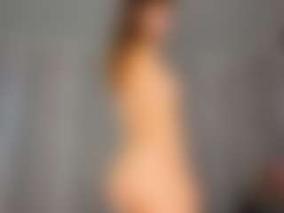 Live cam show with KarenSozzi - Solo on CamClone