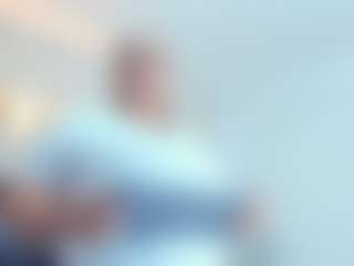 Live cam show with Penelope-Russo - Fingering MILF on Gym Cam Girls