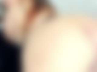 Penelope-Russo MILF webcam performer live streaming