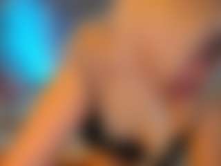Live cam show with HellaFabel - Striptease on StripNow
