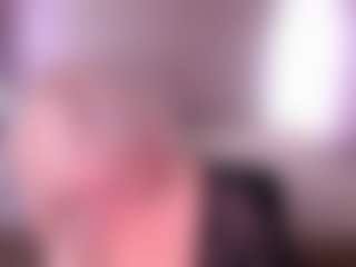 HellaFabel MILF webcam performer live streaming