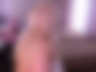 Live cam show with HellaFabel - Striptease MILF on Camiplay Live