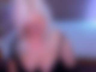 Live cam show with HellaFabel - Natural on Camsoda