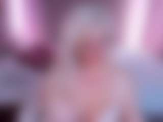 Live cam show with HellaFabel - Thong on Gym Cam Girls