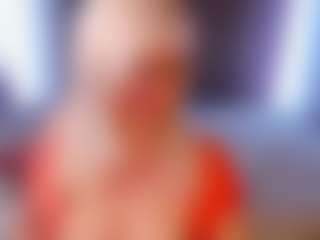 Live cam show with HellaFabel - Striptease Granny on CamwithHer