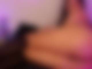 Live cam show with Lola Mars - Camel Toe on Camsoda
