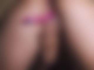 Live cam show with suzysuz - Pegging on TottyGirls