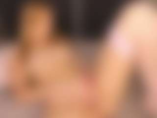 Sensual petite girl foxie's Live Sex Cam Show