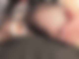 Live cam show with Holy-Reid - Control on milfzrlive.com