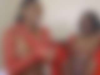 miah and bee's Live Sex Cam Show