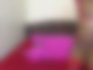 miah and bee's Live Sex Cam Show