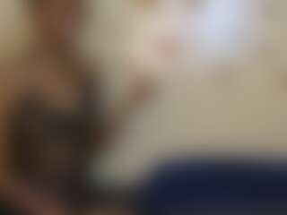 miah and bee's Live Sex Cam Show