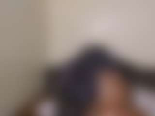 miah and bee's Live Sex Cam Show