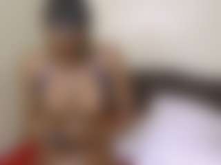 miah and bee's Live Sex Cam Show