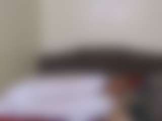 miah and bee's Live Sex Cam Show