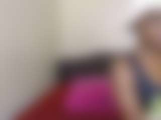 Live cam show with miah and bee - Eating Pussy on x69.live