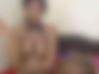 bee and miah's Live Sex Cam Show