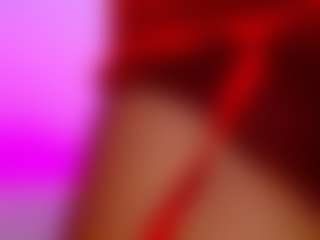 Live cam show with Naughty Queen - Thin on Big Tits