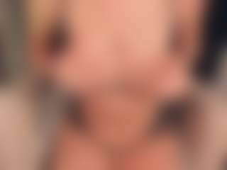 Live cam show with LennaLalone - Blue Eyes on Dare Cams