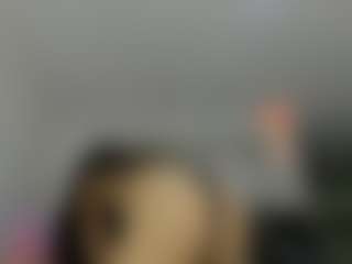 Bella's Live Sex Cam Show