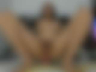 Bella's Live Sex Cam Show