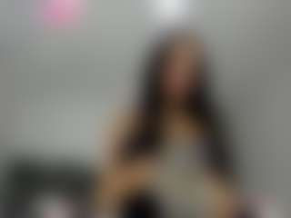 Bella's Live Sex Cam Show
