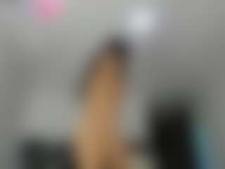 Live cam show with Bella - Huge Tits on liverealitysex.com