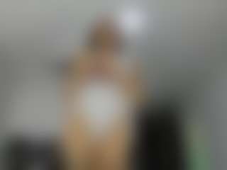 Bella's Live Sex Cam Show