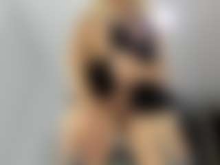 Bella's Live Sex Cam Show