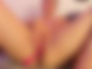 Live cam show with ladycamila - Shaved Pussy on Camsoda