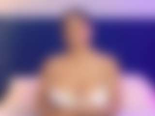 Live cam show with MargaretSaunders - Huge on UwU Esports