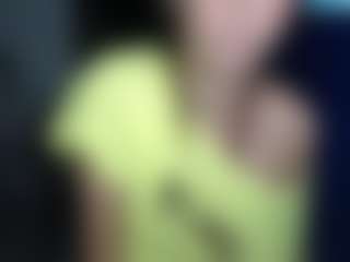 Live cam show with petite-danielle - Amateur Brown Hair on SpunkLive