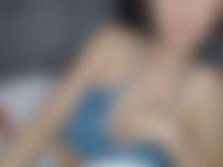 Live cam show with petite-danielle - Flashing on Camiplay Live