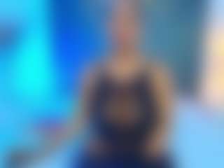 Live cam show with AlisonTravis - Brown Hair on CamSodaAdn
