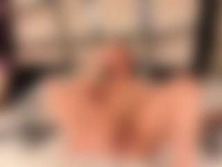 Live cam show with Tessacooper - Brown Hair on CamClone