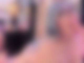 Live cam show with Tessacooper - Average on Camsoda