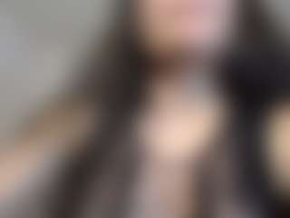 Live cam show with Kilye-Ch - Petite on SxyPornLive