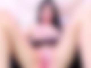 Live cam show with Gaby - Lightskin on AdultVida.com