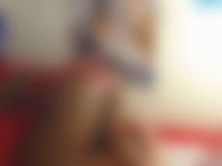 Live cam show with ROXYBAD - Average on CamwithHer